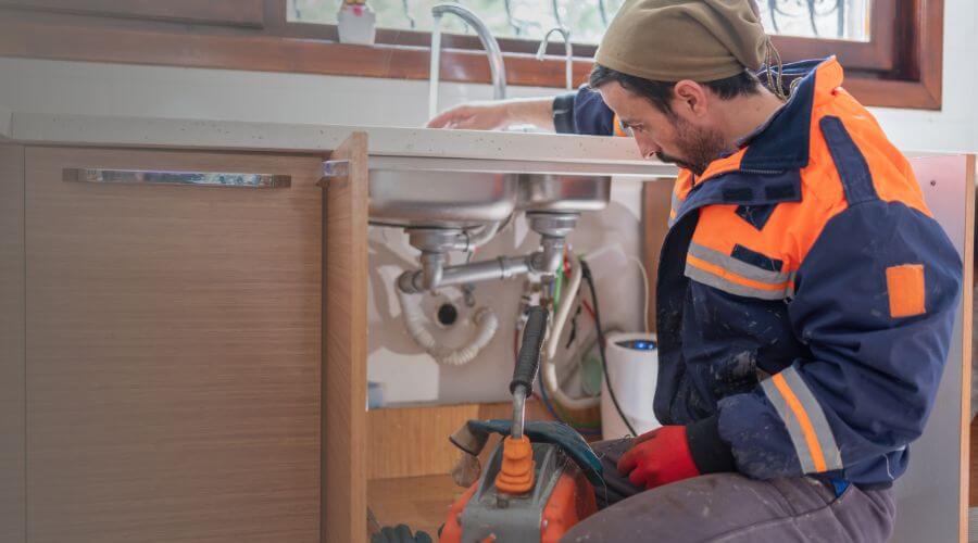 Expert burst pipe repair services in Amo, IN